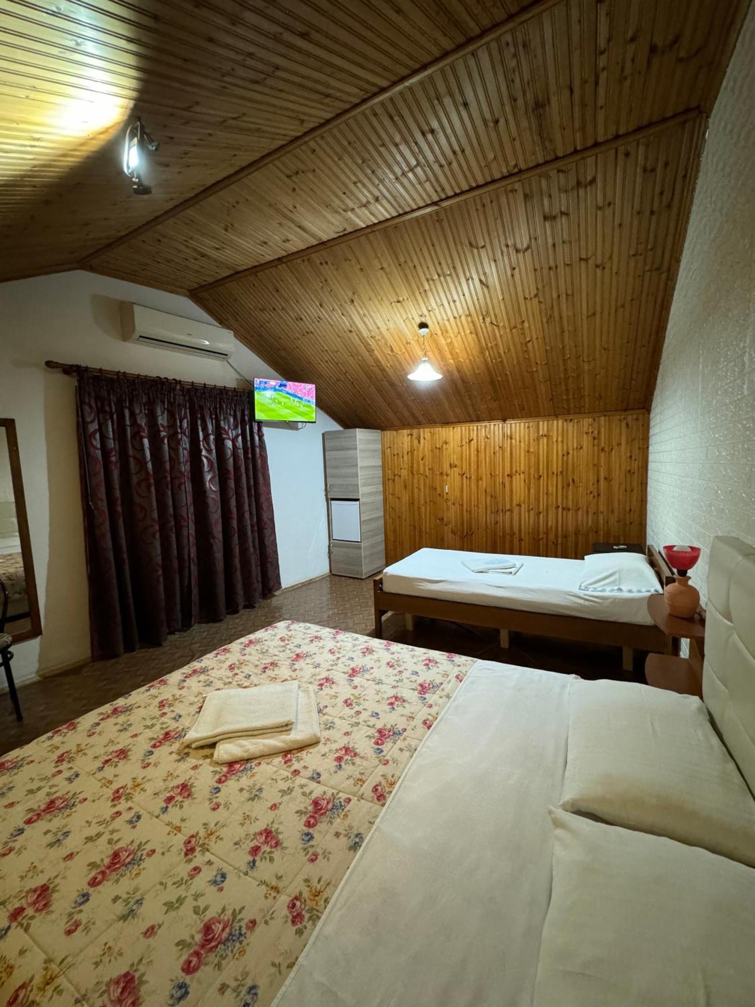 Holiday Guest-House Permet Exterior photo